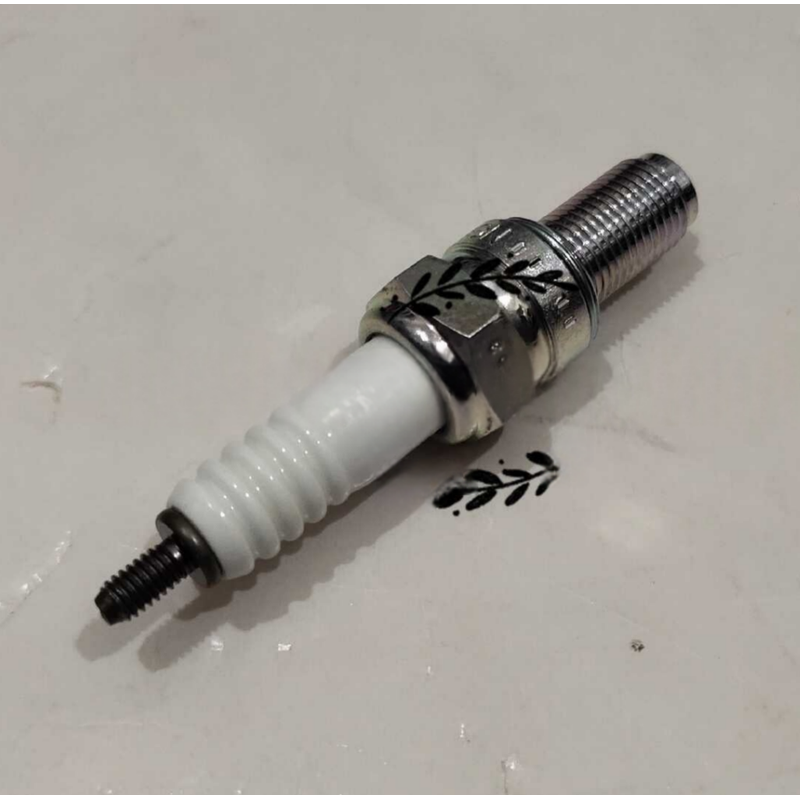 Candela di accensione per moto - Motorcycle Spark Plug recensione e prezzo